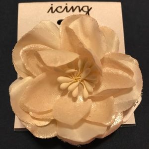 NWT Icing Ivory Rose Hair Clip